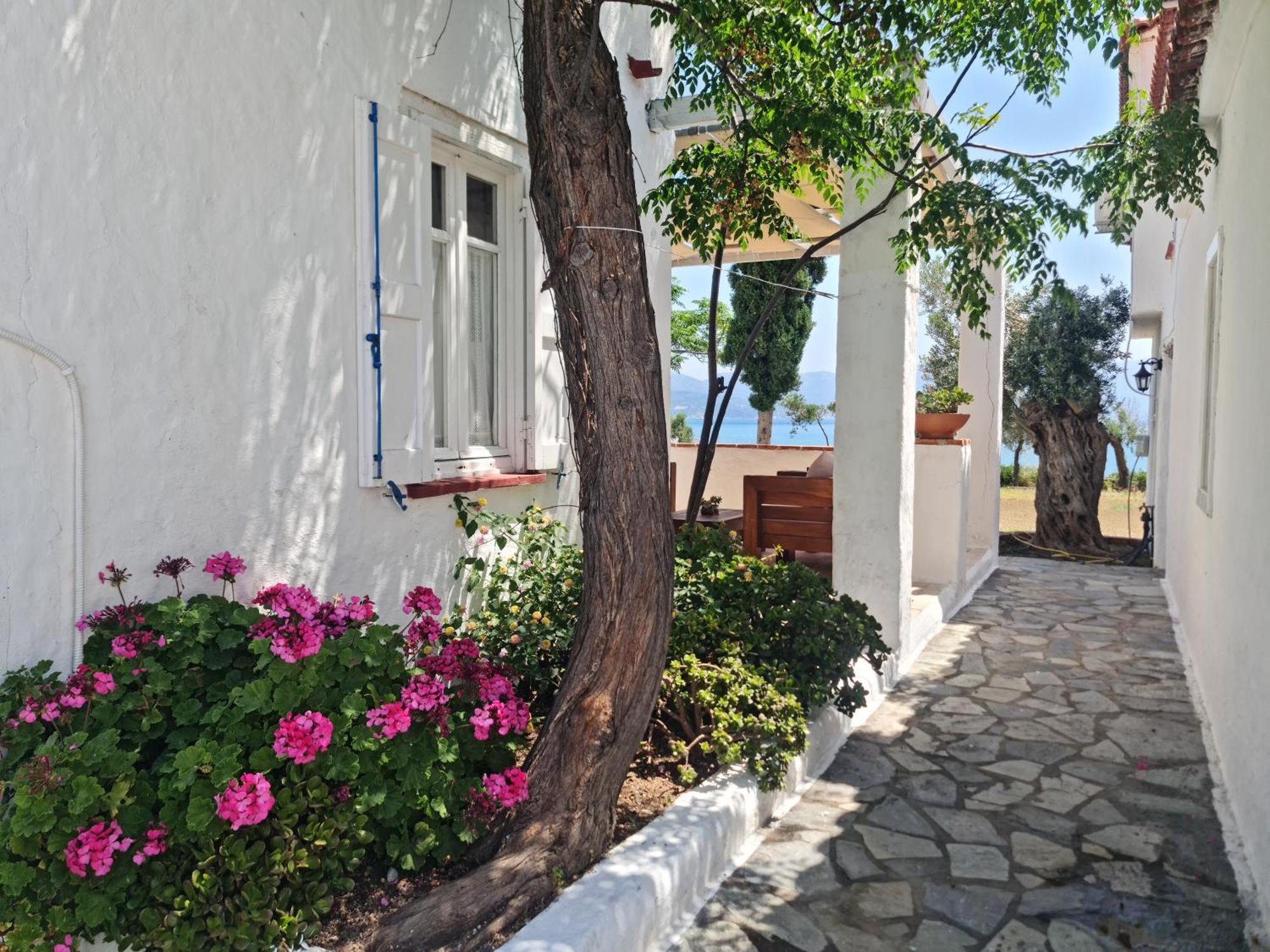 Loukoulos' Maisonette Marathokampos Exterior photo